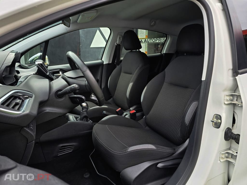 Peugeot 208 1.6 BlueHDi Style