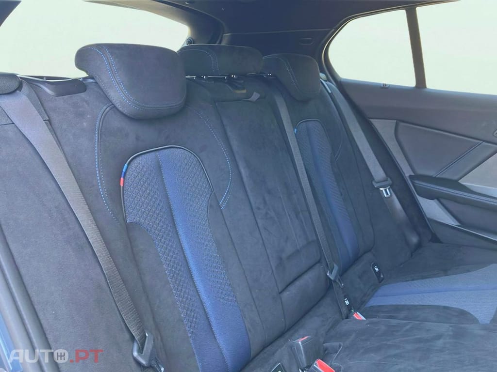 BMW 118 i Pack Desportivo M Auto