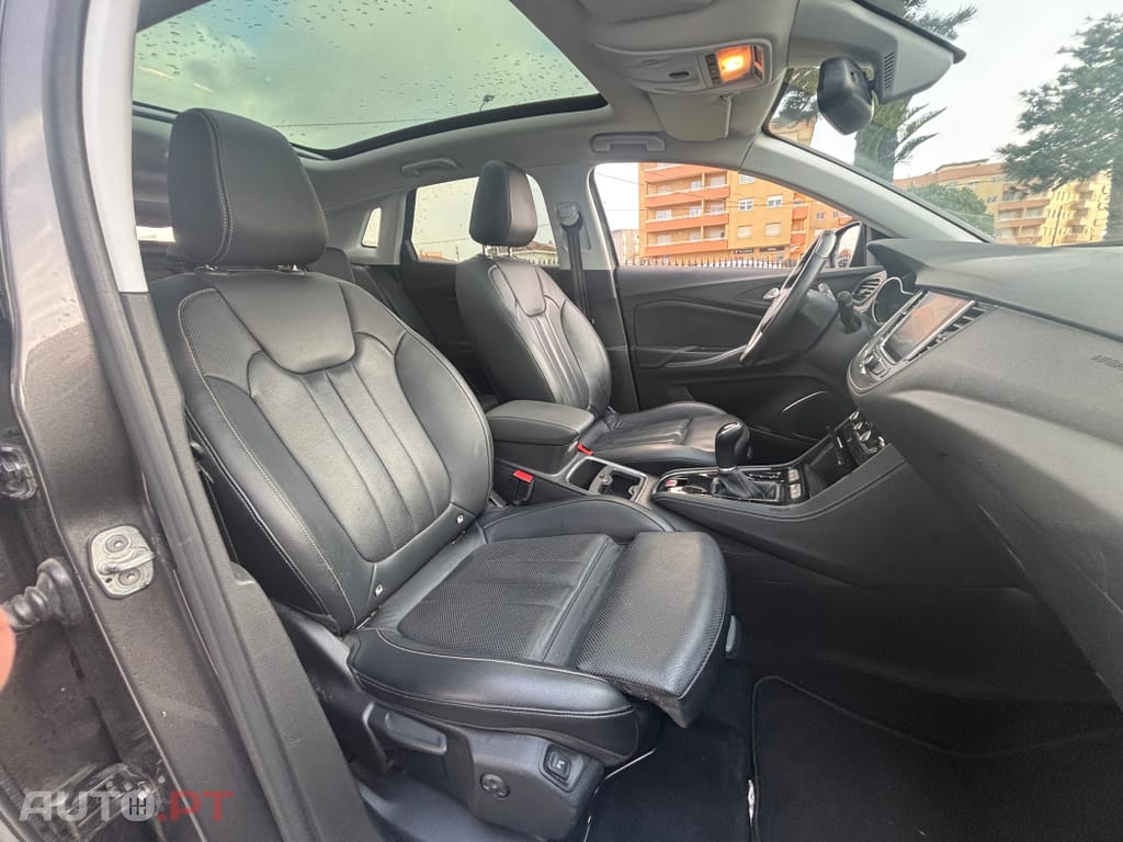 Opel Grandland (X) 1.2 T Design & Tech AT