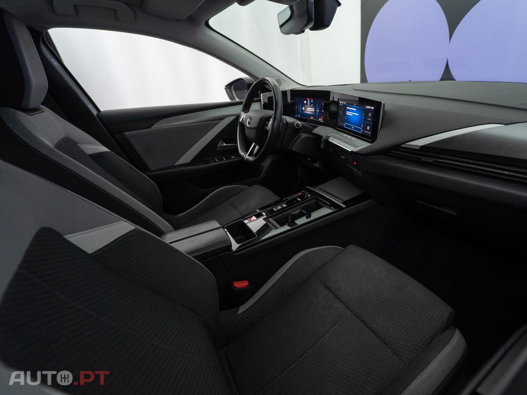 Opel Astra 1.6 T PHEV Business