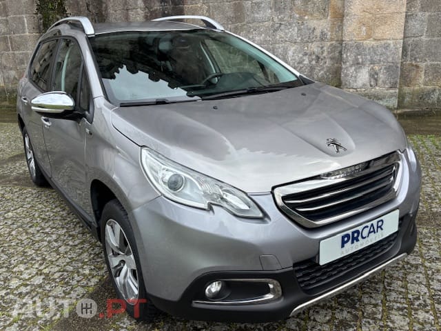 Peugeot 2008 1.2 PURETECH STYLE