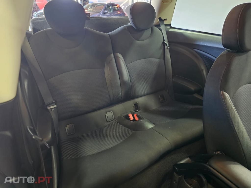 MINI Cooper D ( Kit John Cooper Works )