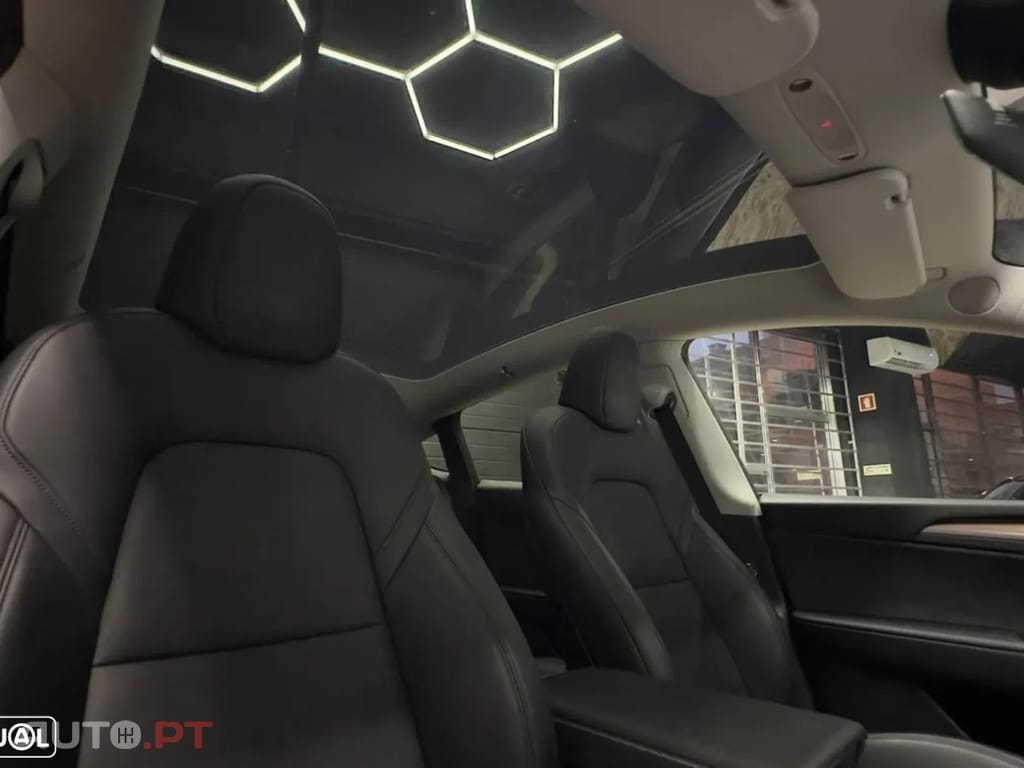 Tesla Model Y Long Range Dual Motor AWD