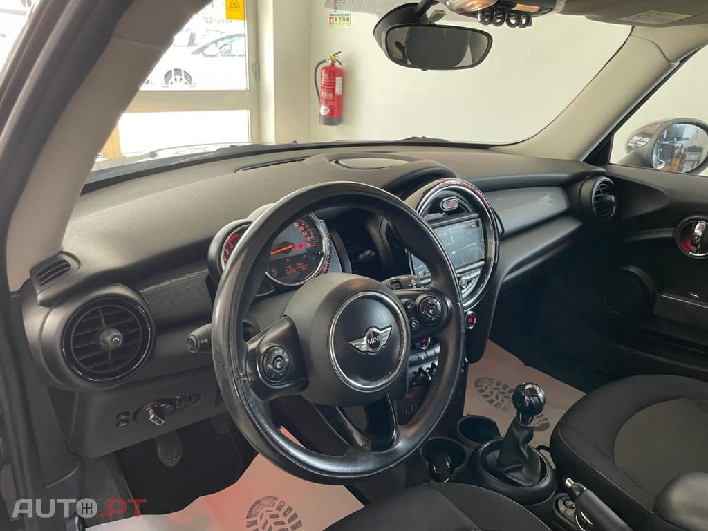 MINI Cooper Cooper D