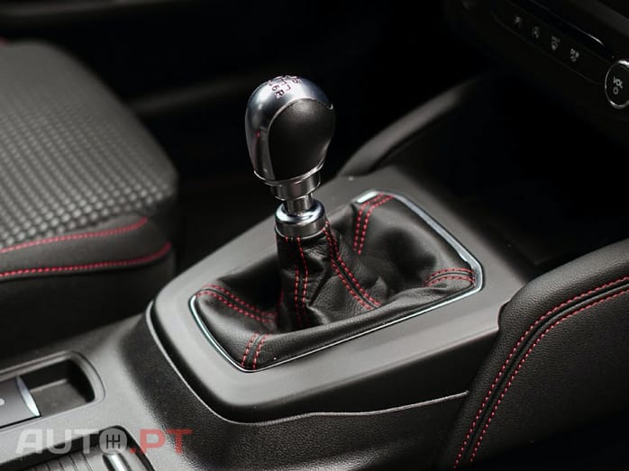 Ford Focus 1.0 EcoBoost MHEV ST-Line Design SIP
