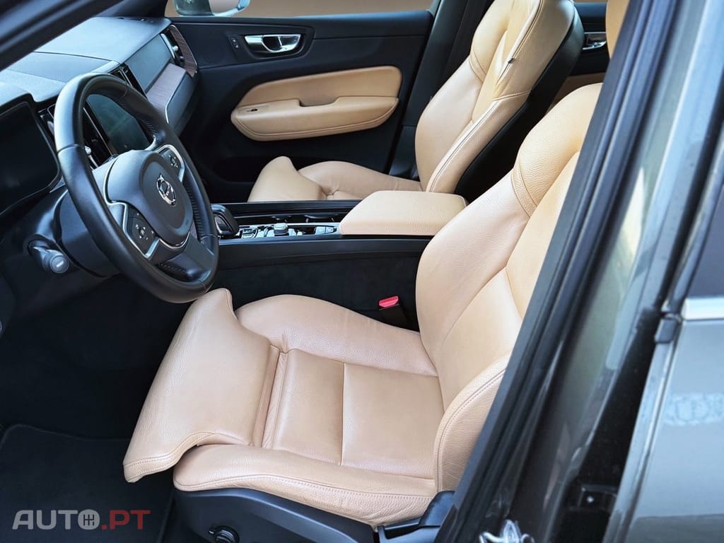 Volvo XC60 2.0 T8 PHEV Momentum Plus AWD