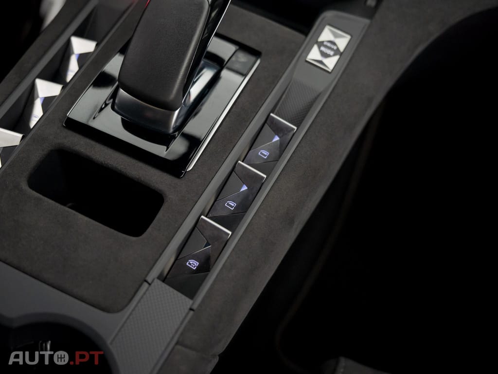 DS DS7 Crossback E-Tense Performance Line EAT8