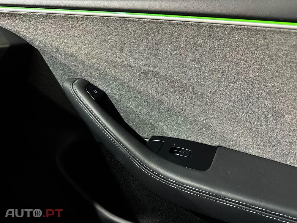 Tesla Model 3 Standard Range Plus RWD