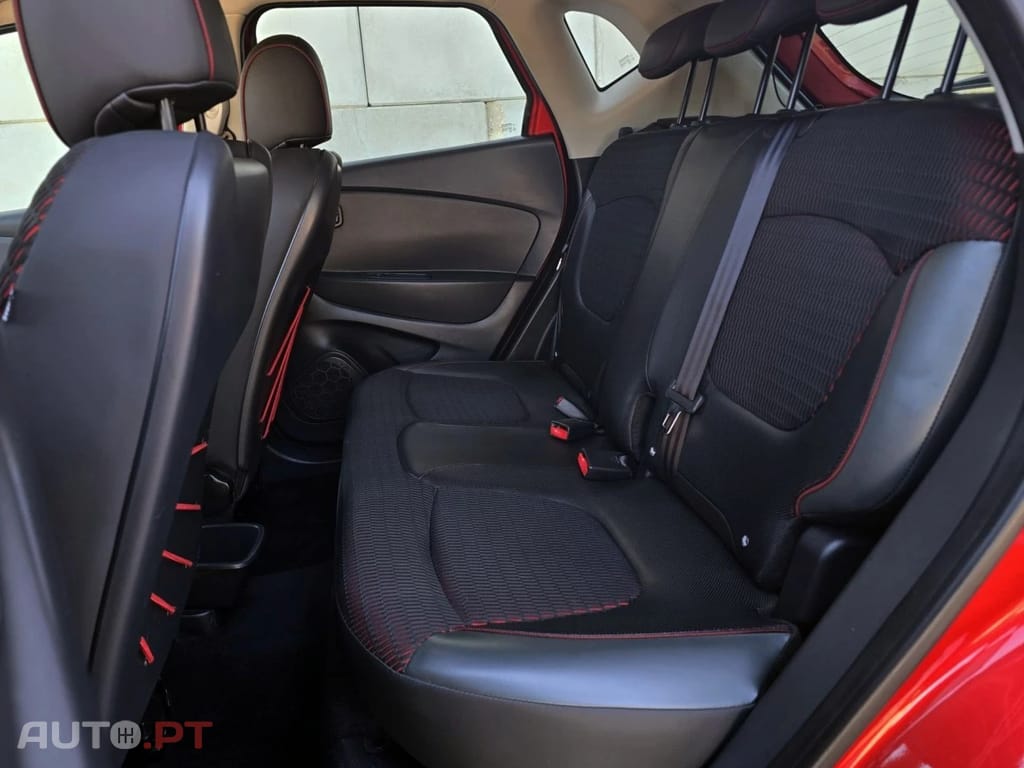 Renault Captur 1.2 TCE HELLY HANSEN (EDC)