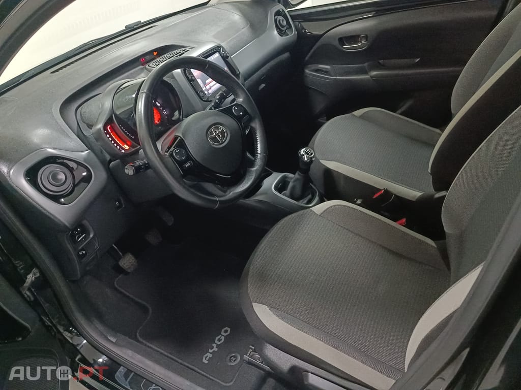 Toyota Aygo X Play