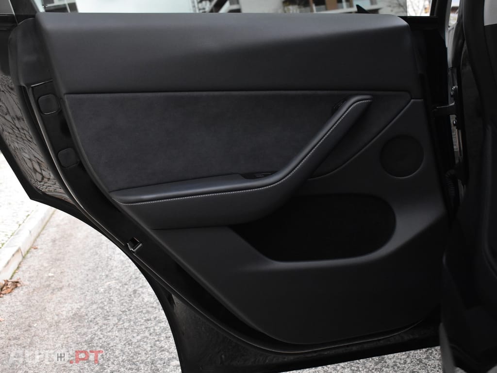 Tesla Model Y Performance Tração Integral