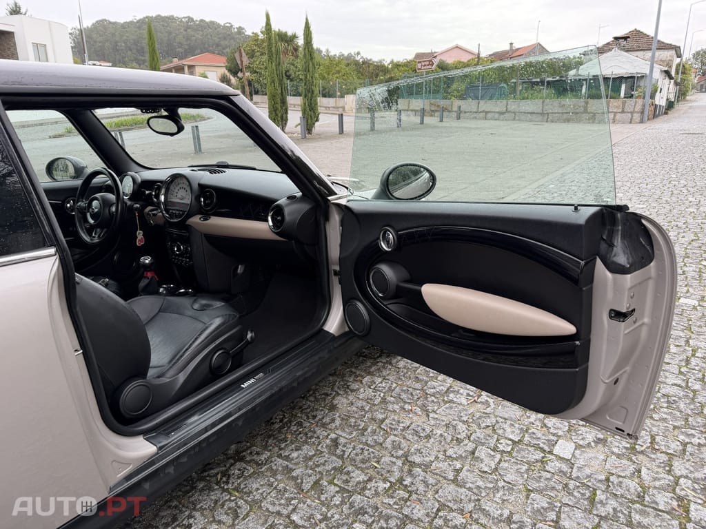 MINI Cooper Cooper D