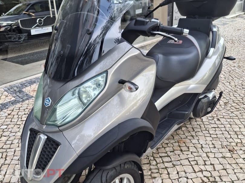Piaggio MP3 500