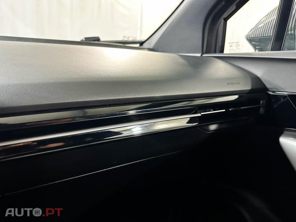 MG MG4 77 kWh Extended Range Luxury