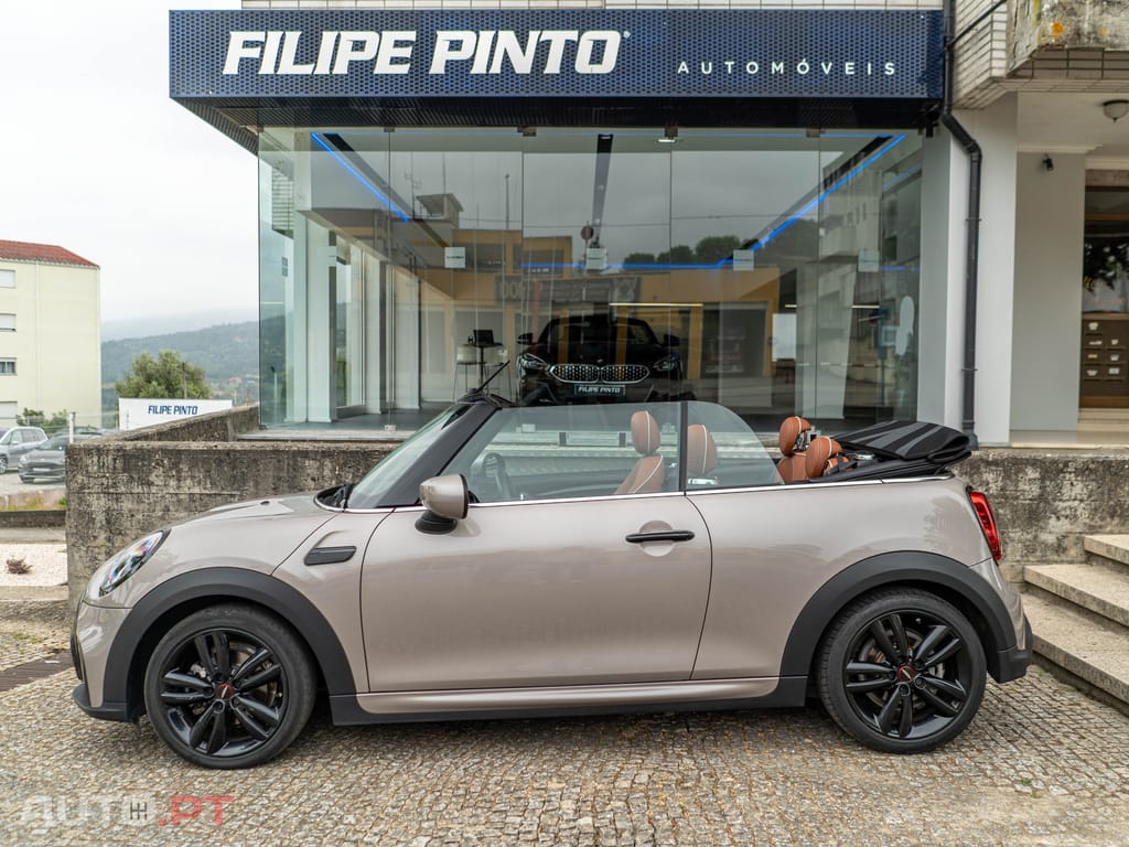MINI Cabrio Cooper Premium Extra JCW Auto