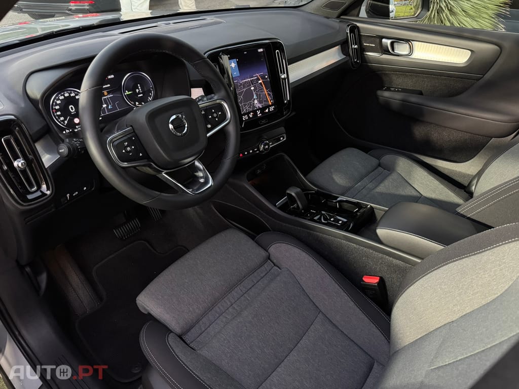 Volvo XC40 1.5 T4 PHEV Plus Dark