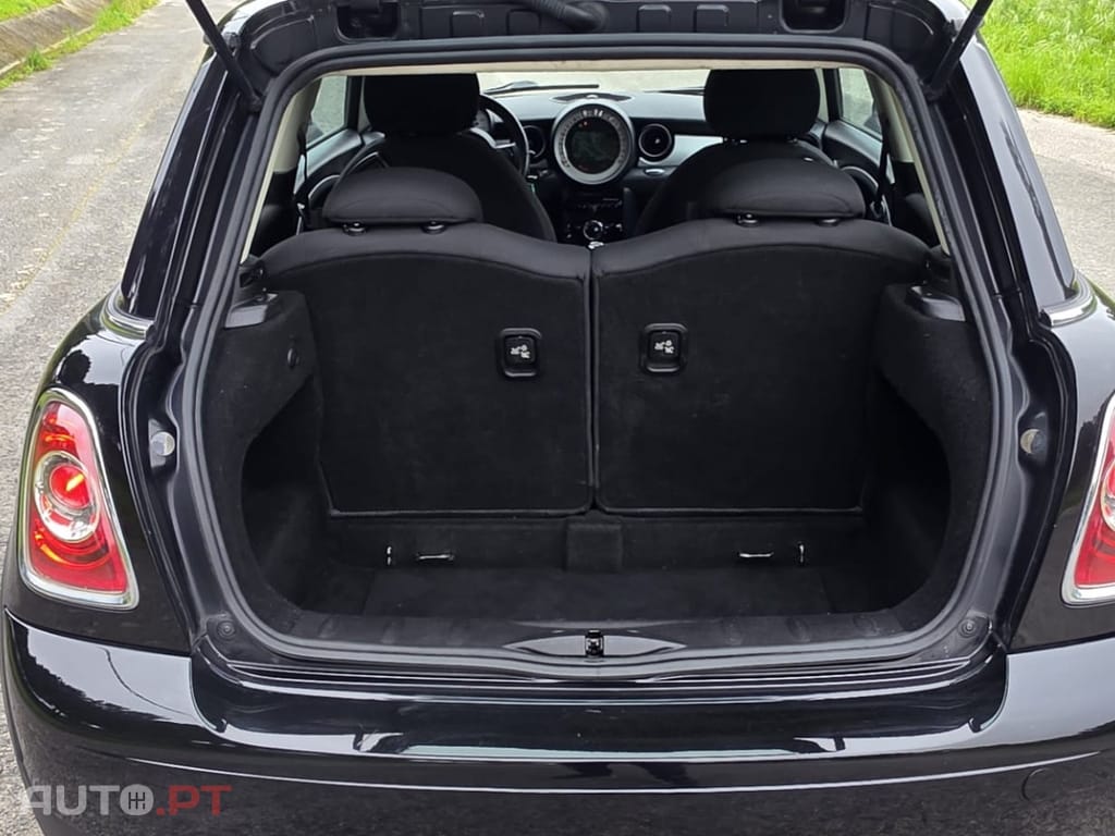 MINI Cooper Cooper D