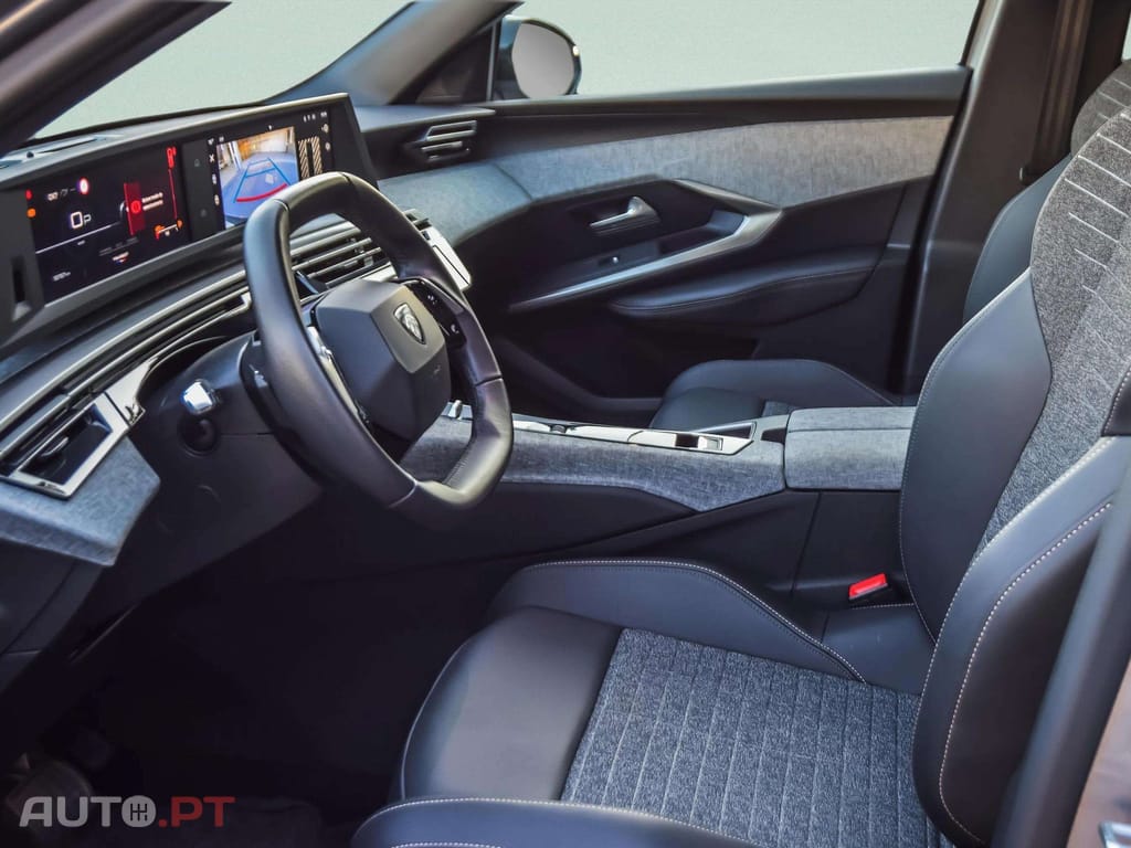 Peugeot 3008 1.2 Hybrid Allure e-DCS6