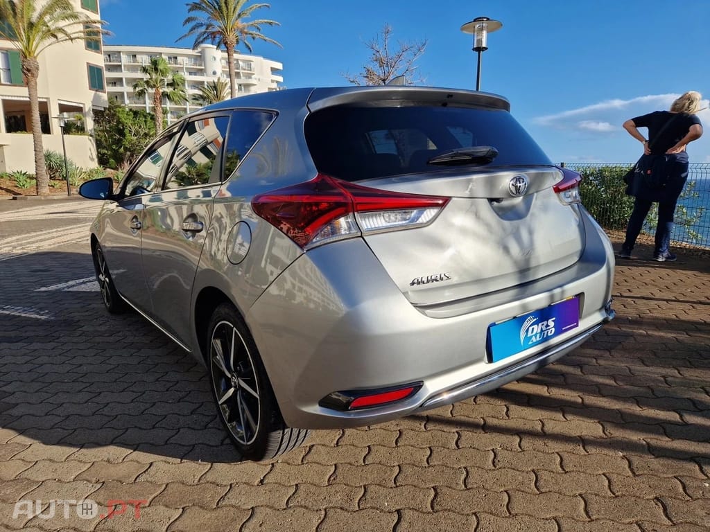Toyota Auris 1.4 D-4D Com. +P.Sport +TSS+Navi