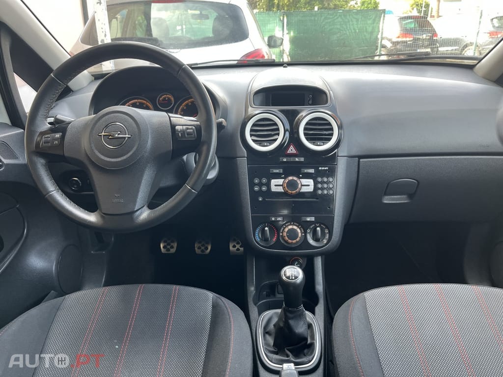 Opel Corsa 1.2 Black Edition