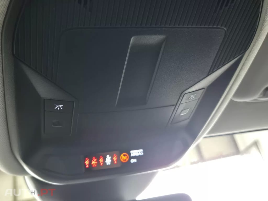Peugeot 408 1.2 Hybrid Allure e-DCS6