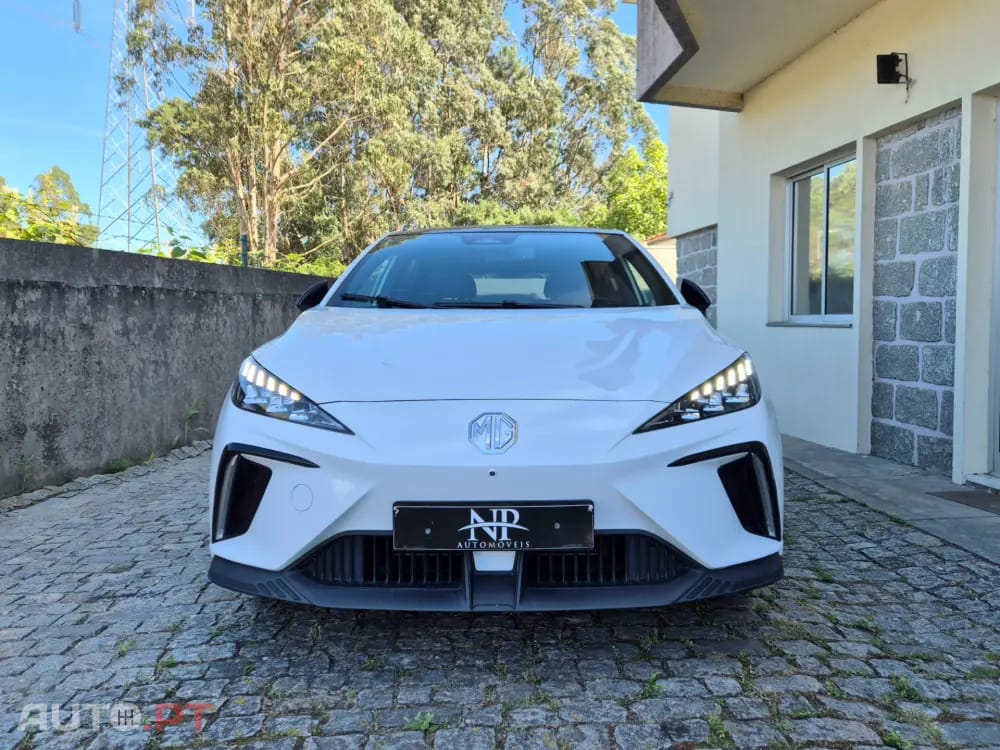 MG MG4 64 kWh Luxury