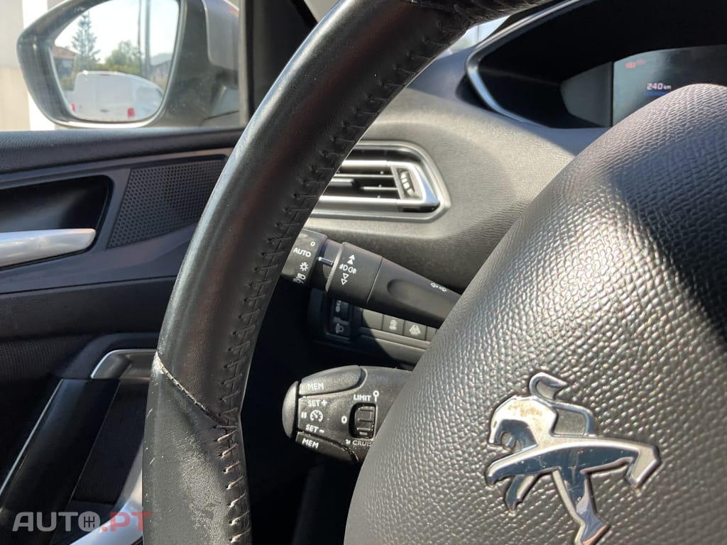 Peugeot 308 1.5 BlueHDi Allure