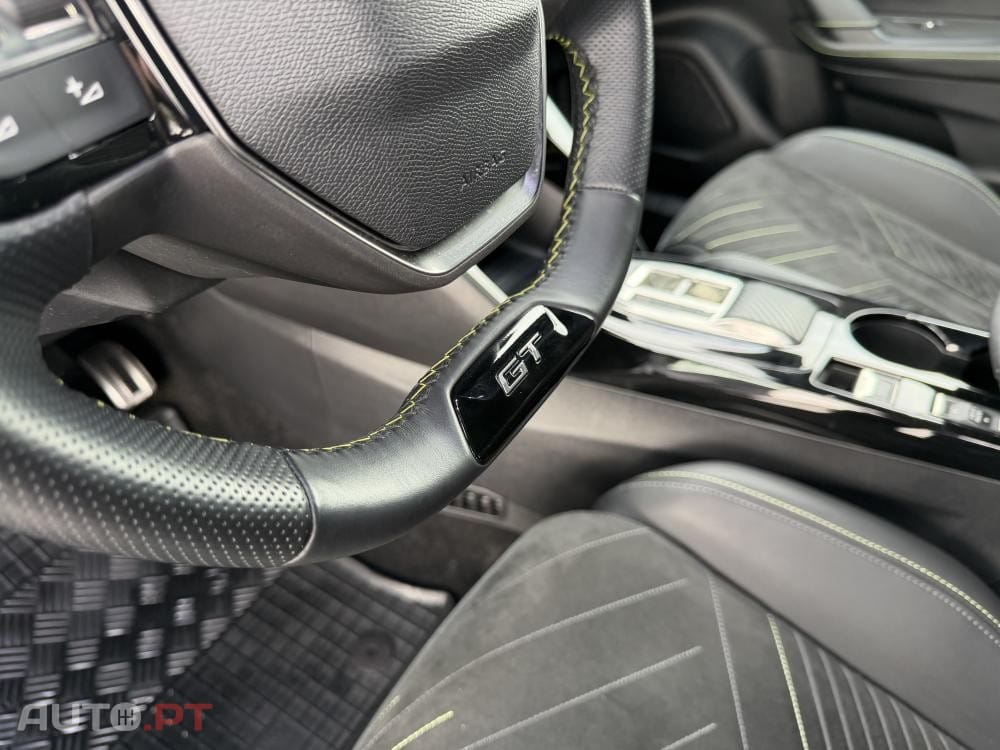 Peugeot E-2008 54 kWh GT