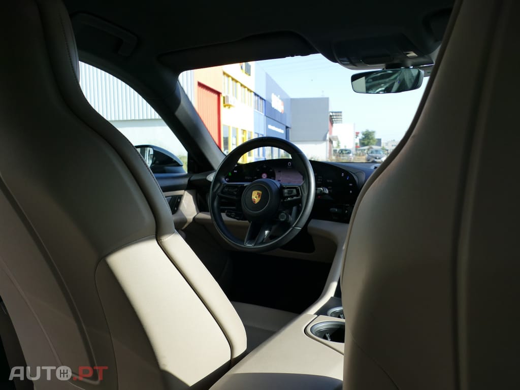 Porsche Taycan 4S