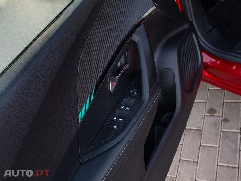 Peugeot 2008 1.2 PureTech Allure Pack