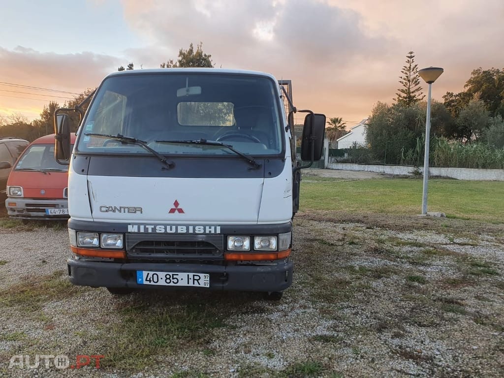Mitsubishi Canter 2.8