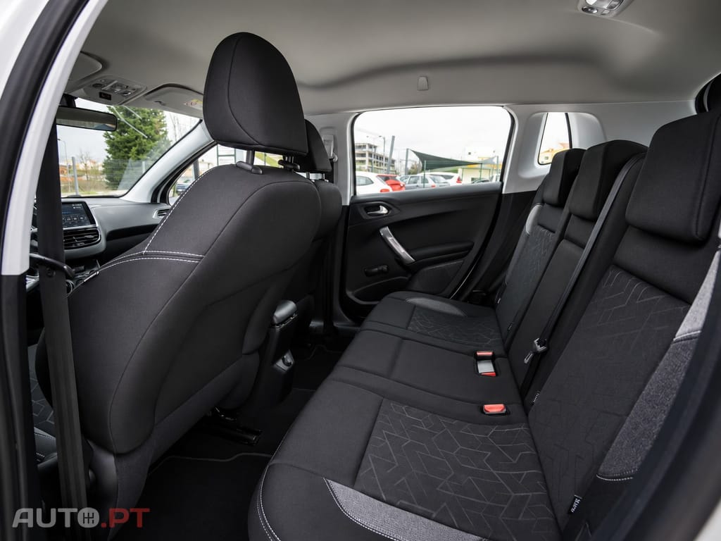 Peugeot 2008 Peugeot 2008 1.2 Allure Pack