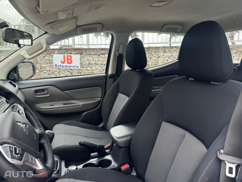 Mitsubishi L200 2.4 DI-D CD Invite 4WD