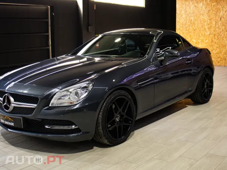 Mercedes-Benz SLK 200 Outro