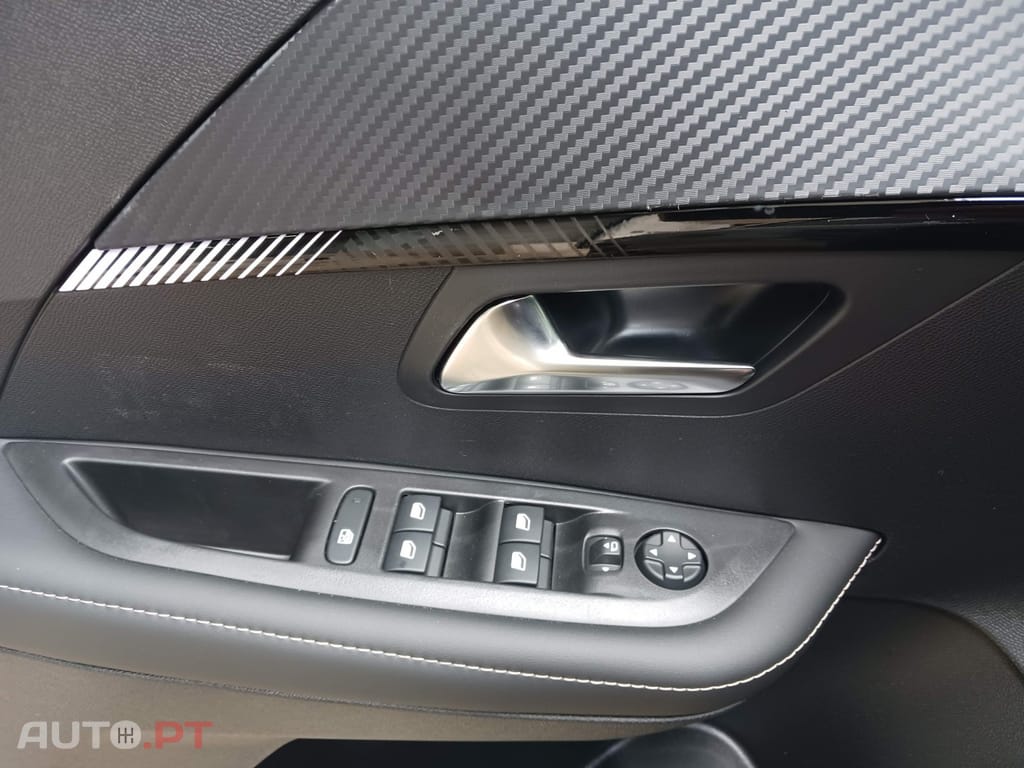 Peugeot 208 1.2 Hybrid Allure e-DCS6