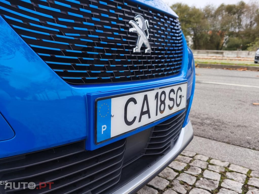 Peugeot E-2008 50 kWh Allure Pack