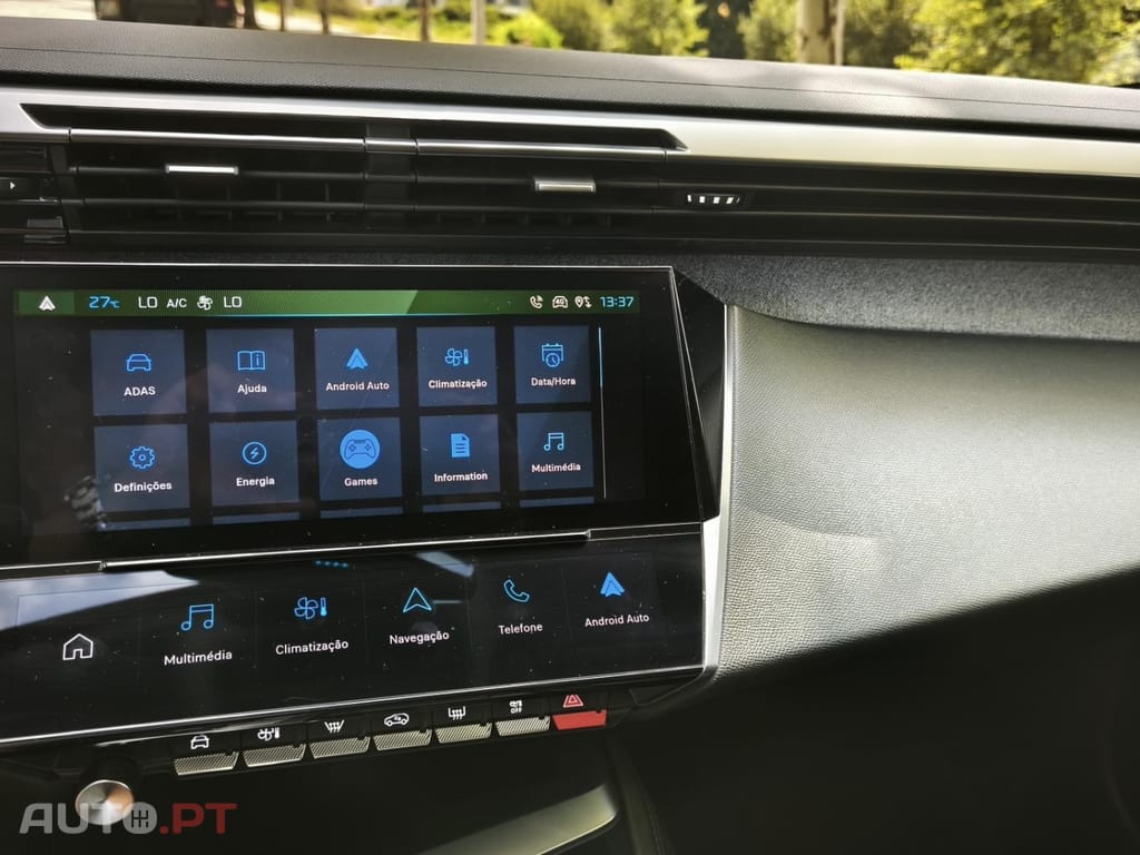 Peugeot 308 1.6 Hybrid Allure Pack e-EAT8 — fotografia 24