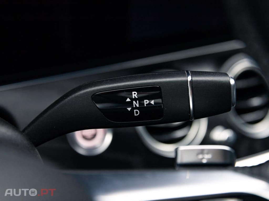 Mercedes-Benz E 300 de 9G-TRONIC AMG Line