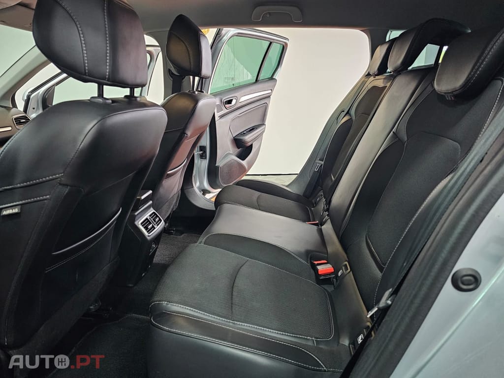 Renault Mégane Sport Tourer 1.5 Blue dCi Intens EDC