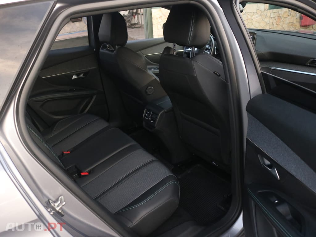 Peugeot 3008 1.5 BlueHDi Allure Pack EAT8