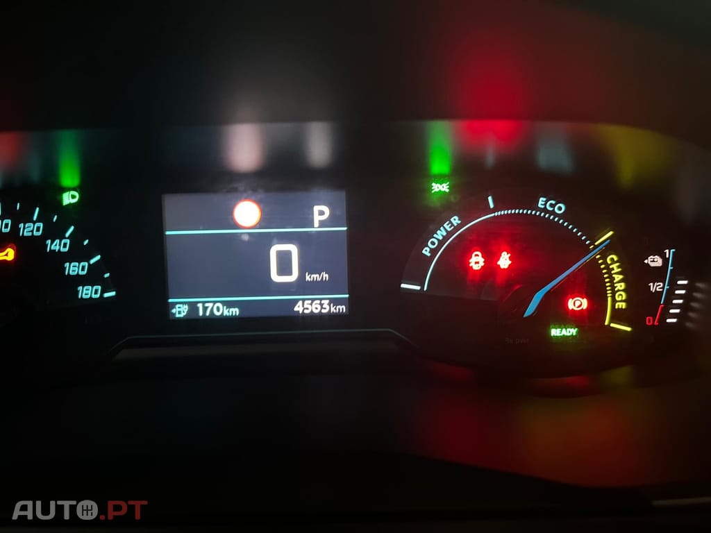 Peugeot E-2008 50 kWh Allure