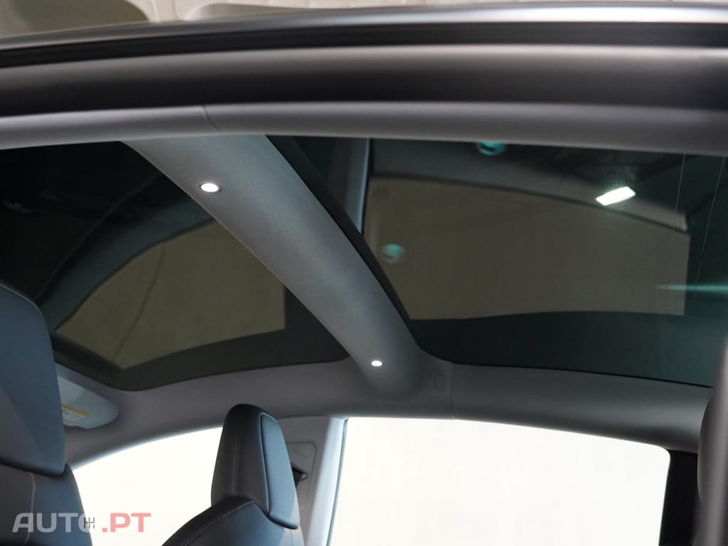 Tesla Model 3 Tração Traseira