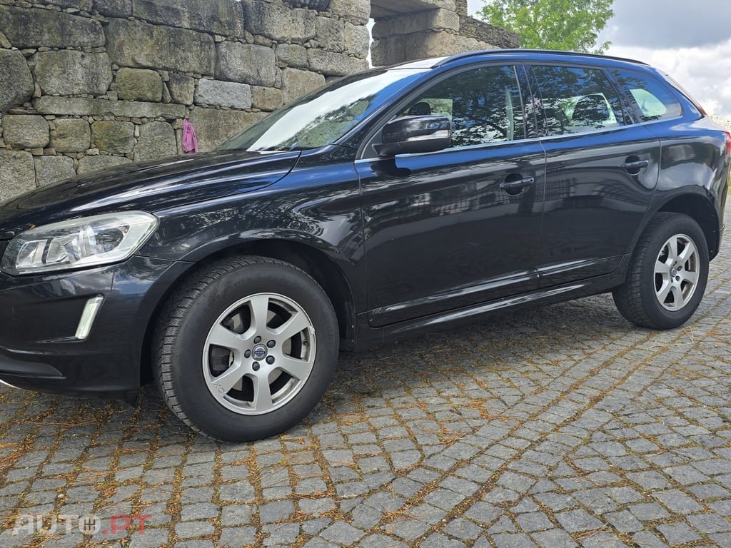 Volvo XC60 2.0 D4 Momentum Geartronic