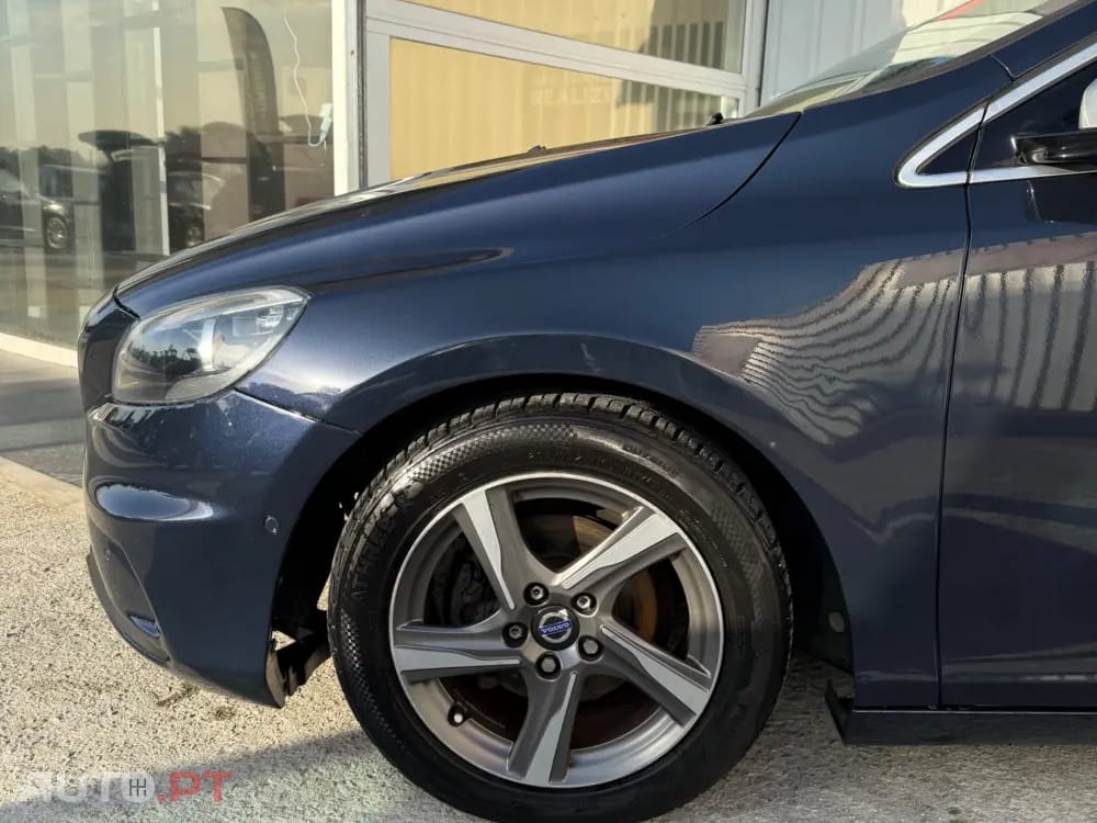 Volvo V40 1.6 D2 R-Design Momentum