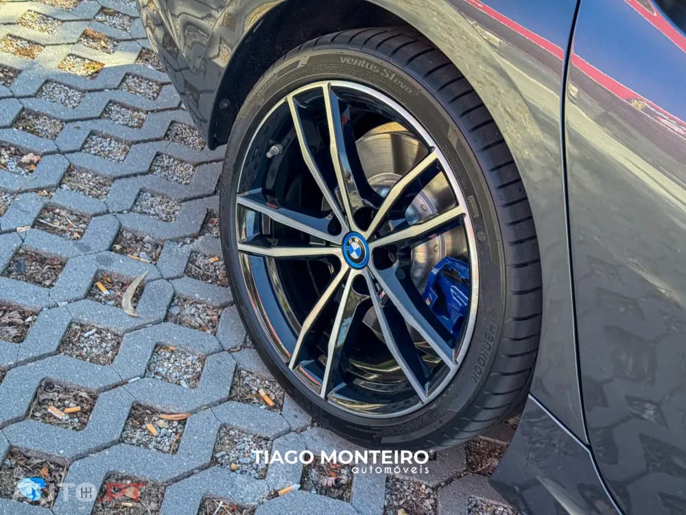 BMW 330 e Pack Desportivo M Auto