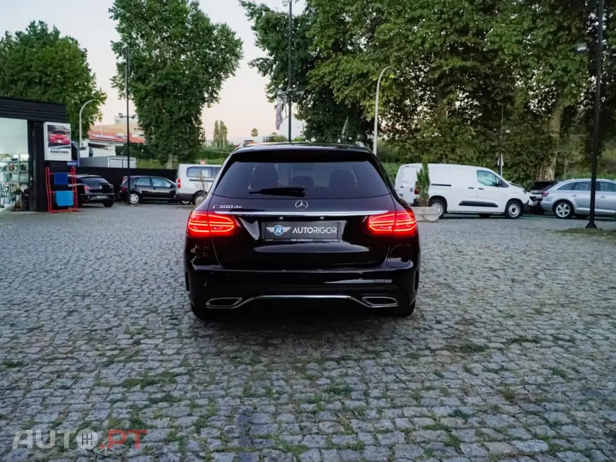 Mercedes-Benz C 300 Outro