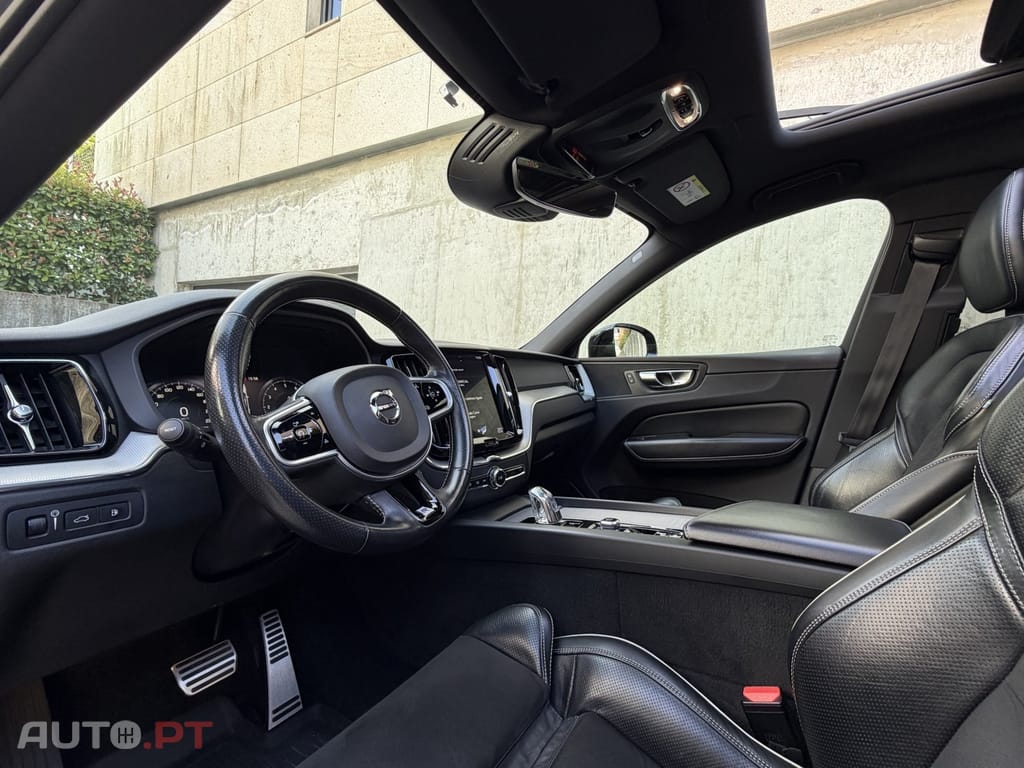 Volvo XC60 2.0 T8 PHEV R-Design AWD