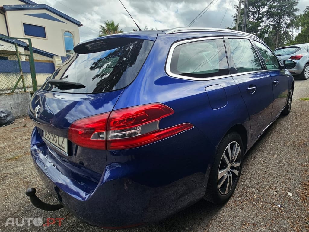 Peugeot 308 BlueHDi 130 EAT8 Allure