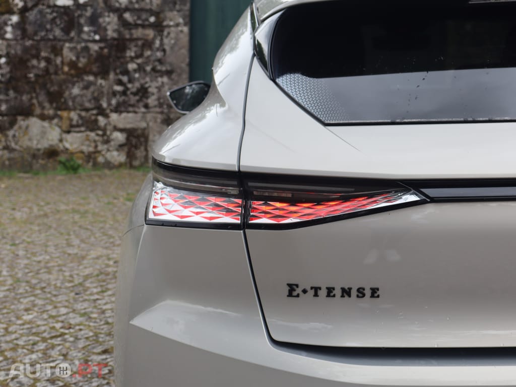 DS DS4 E-Tense Performance Line EAT8