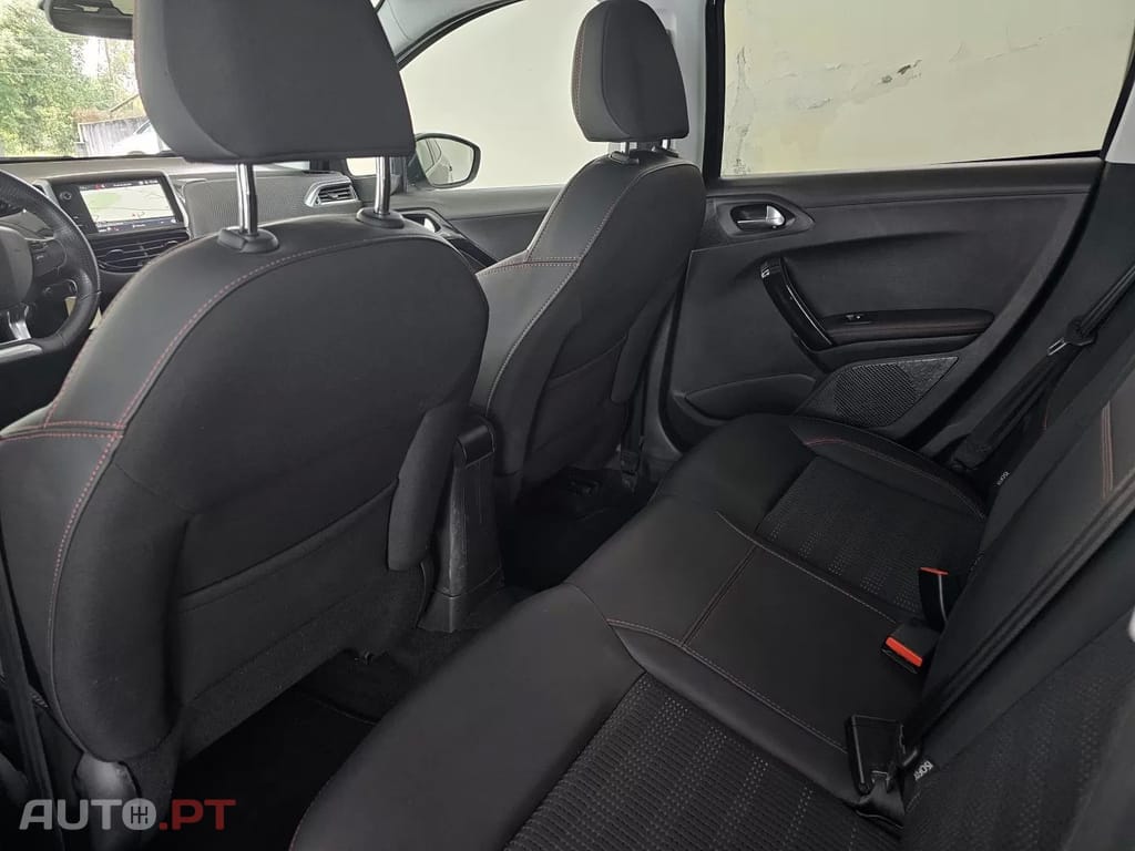 Peugeot 208 1.2 PureTech GT Line EAT6